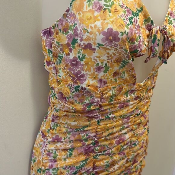 Almost Famous Floral Yellow Bodycon Dress Spring Easter Medium M NWT - Picture 4 of 9